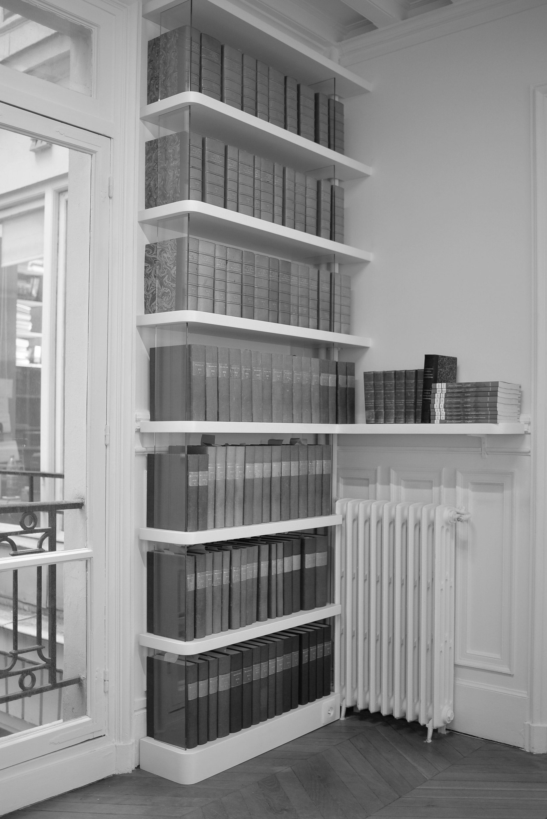 Une bibliothèque dans un cabinet d'avocat
