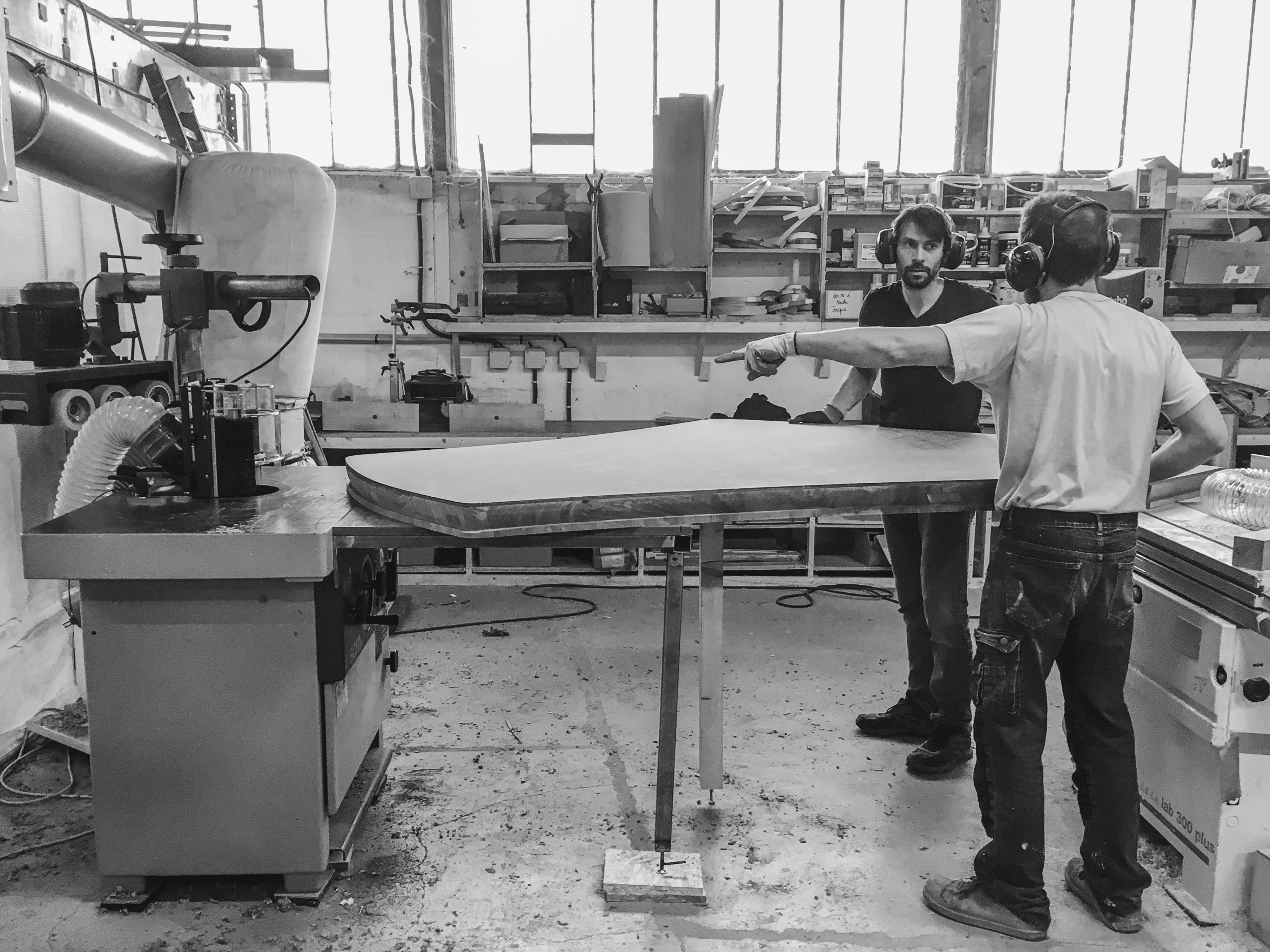Table en noyer massif