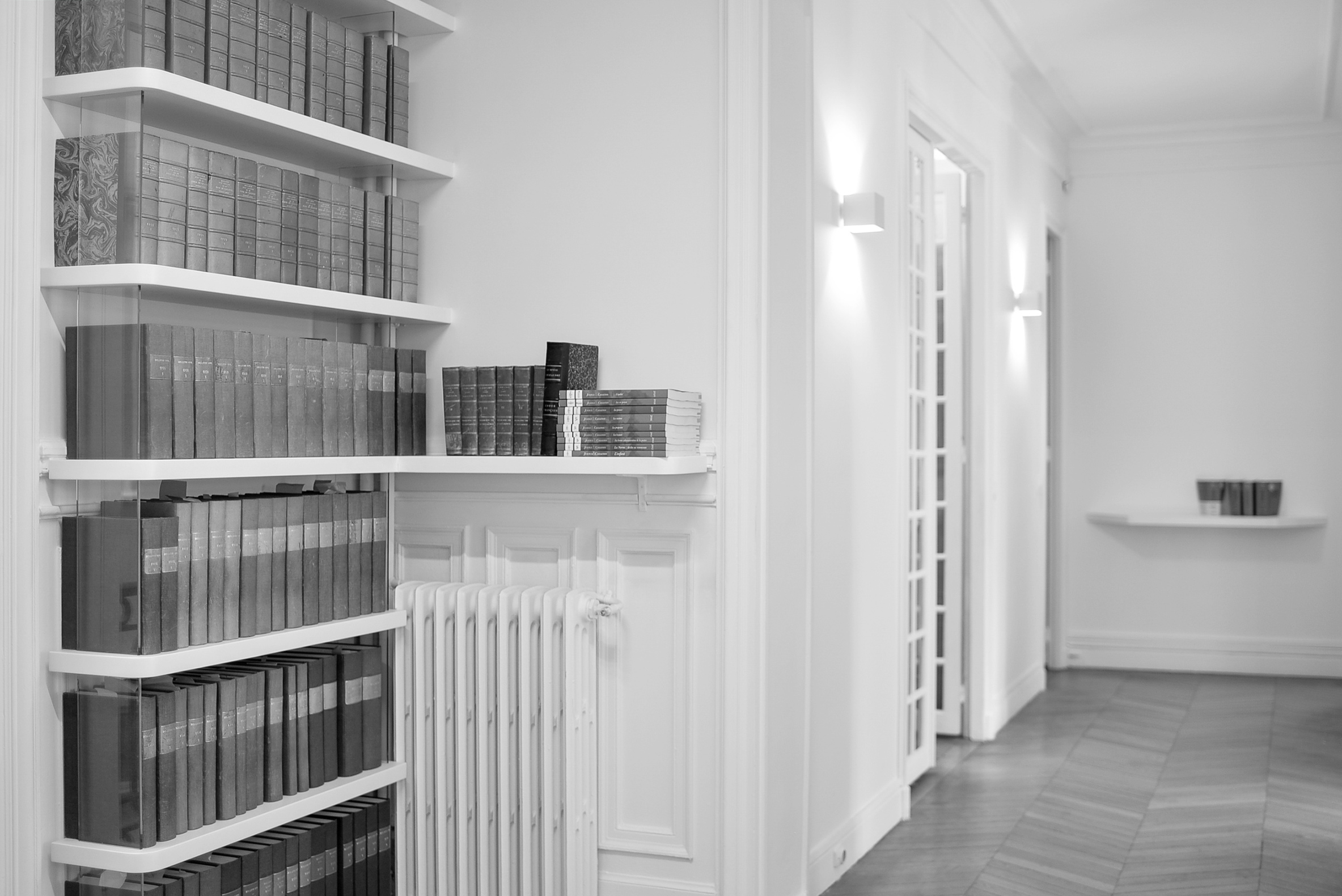 Une bibliothèque dans un cabinet d'avocat